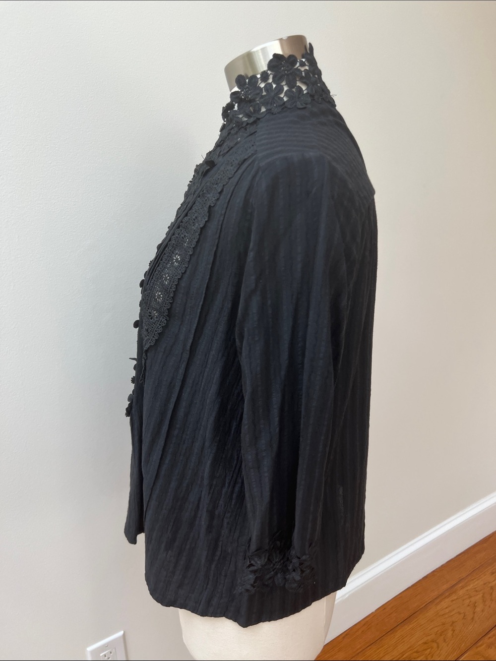 Black Floral Lace Button-Front Women's Top - Picture 4 of 10